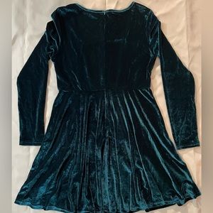 Brand New Emerald Green Holiday Velvet Dress